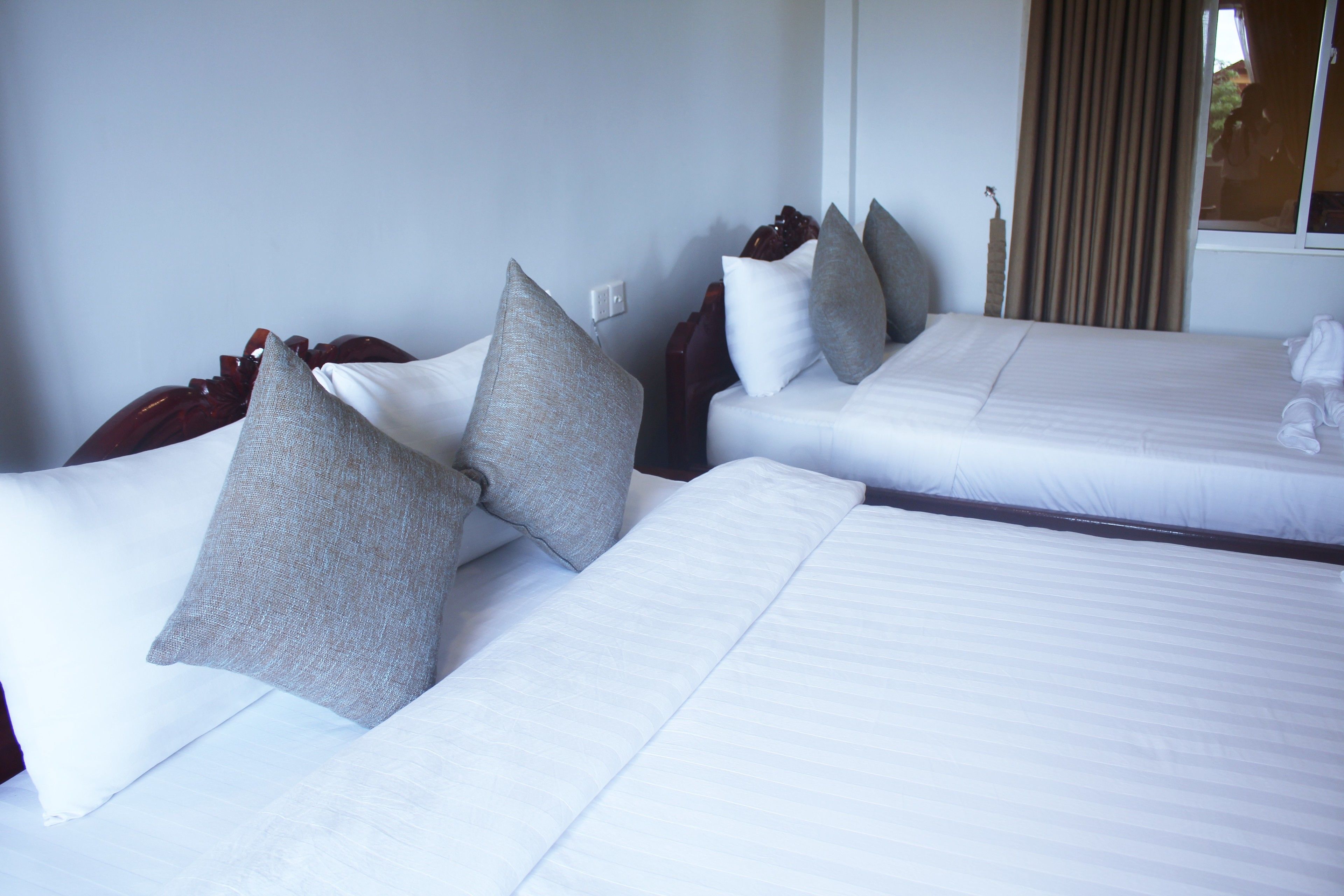 Free WiFi, bed sheets