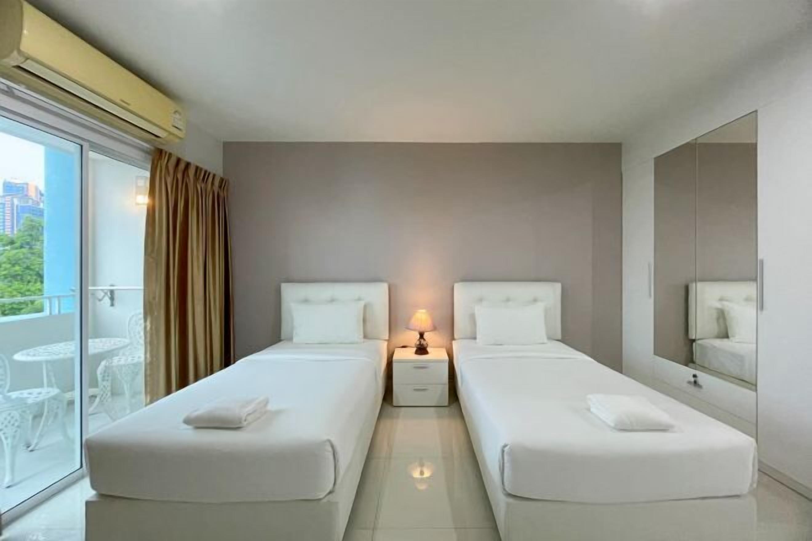 Caja de seguridad en la habitación y decoración personalizada 