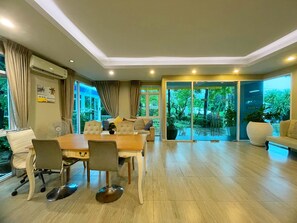 Lobby sitting area - Baan Pattaya by Sabai (Pattaya)