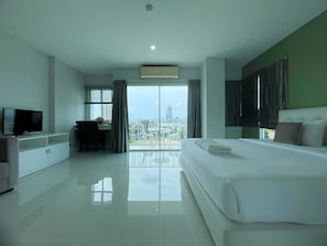 Superior Double Room, Corner | In-room safe, individually decorated, individually furnished, desk - Baan Pattaya by Sabai (Pattaya)