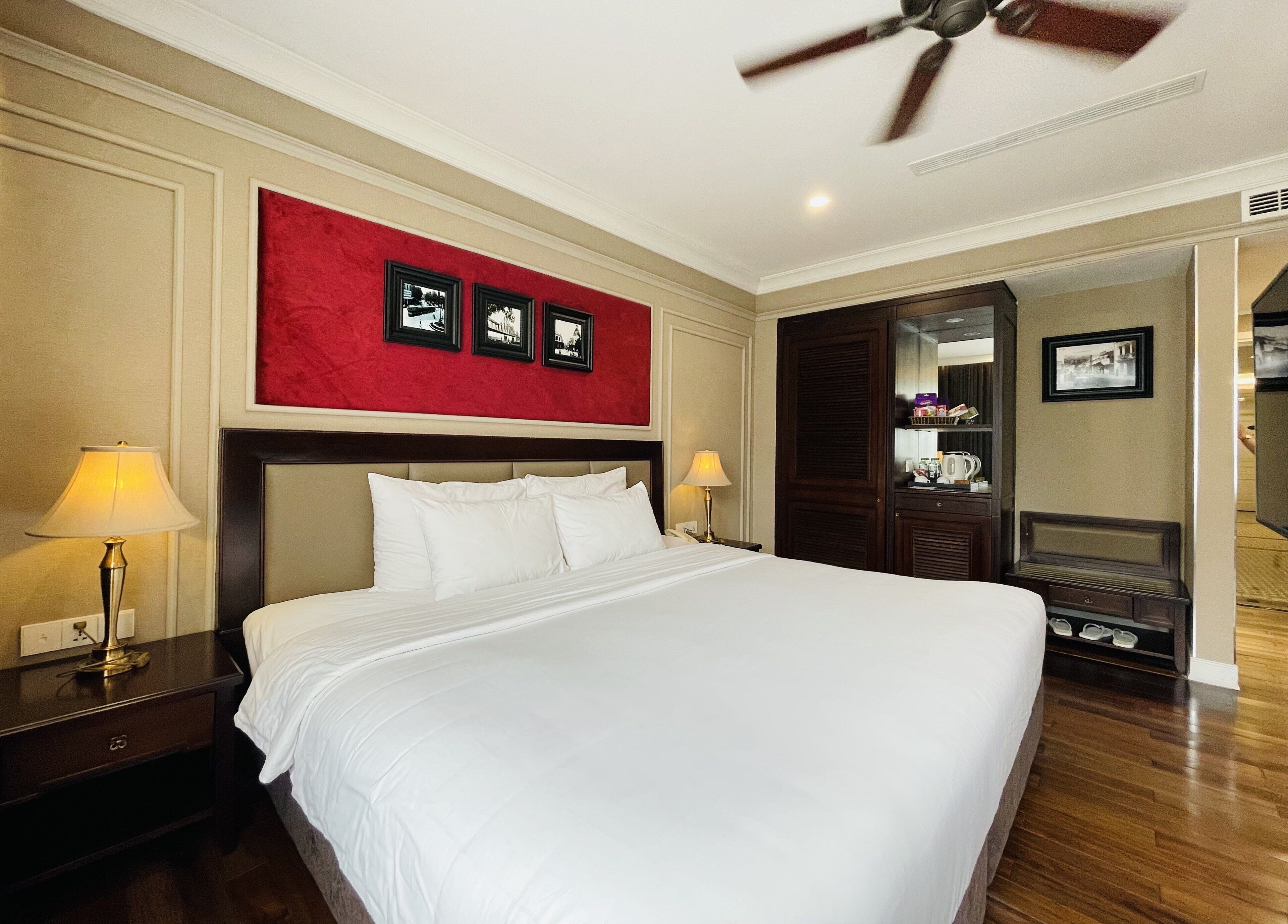 suite, non smoking, city view | 1 bedroom, premium bedding, pillow-top beds, free minibar items