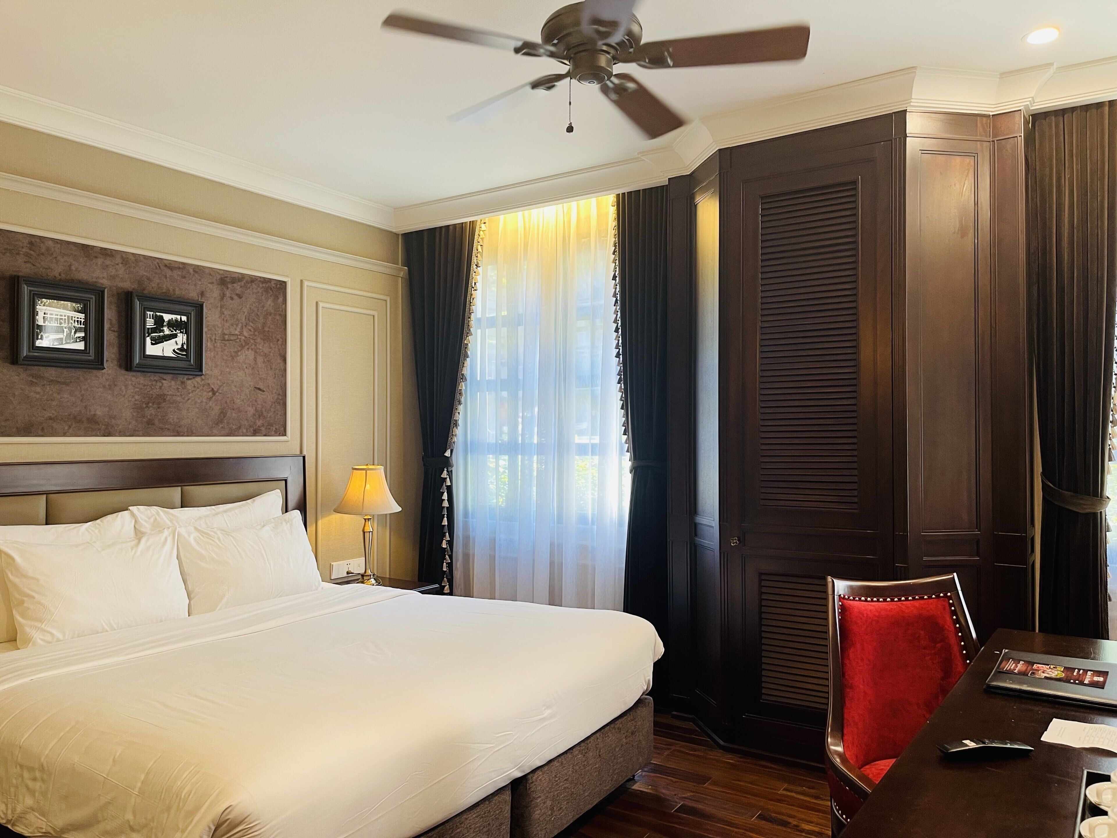 deluxe twin room, city view | 1 bedroom, premium bedding, pillow-top beds, free minibar items