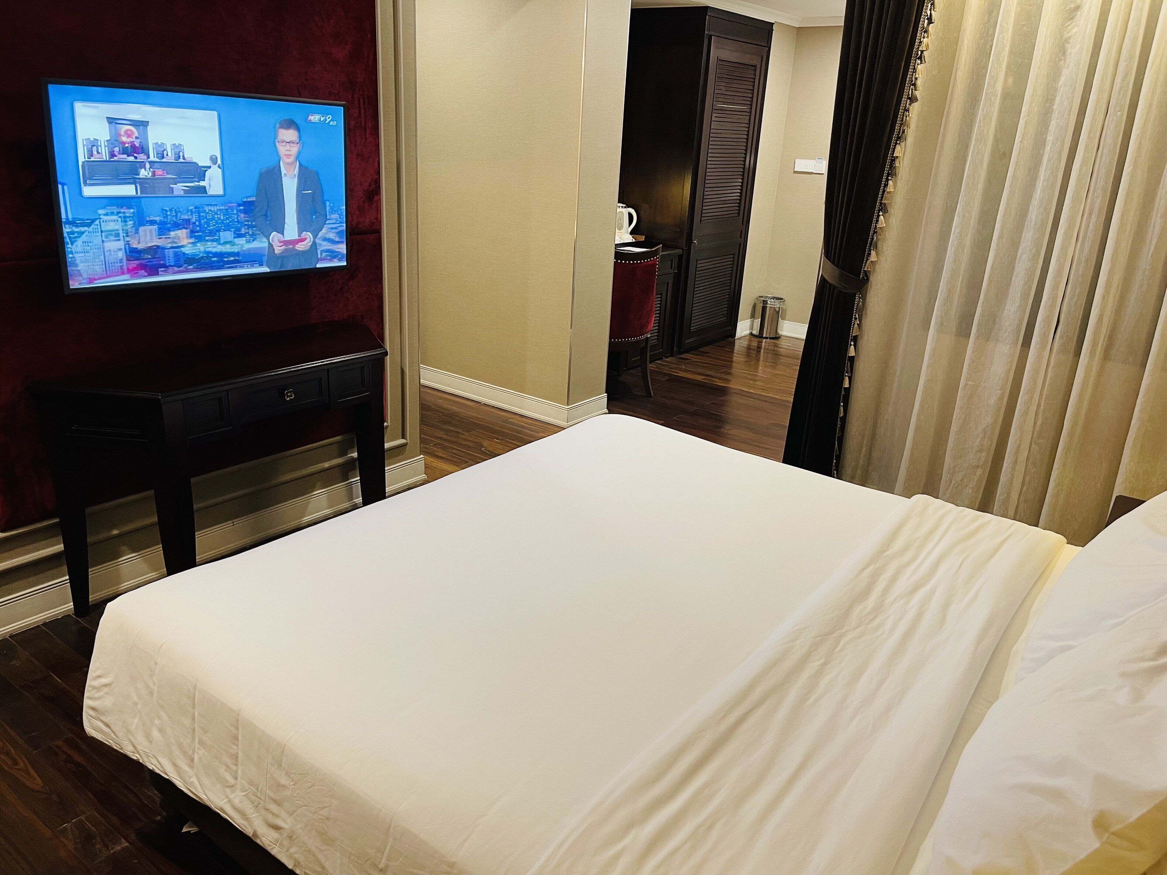 superior double room single use, non smoking | 1 bedroom, premium bedding, pillow-top beds, free minibar items