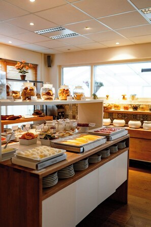 Free daily buffet breakfast  - Hotel Hallormsstadur (Egilsstaðir)