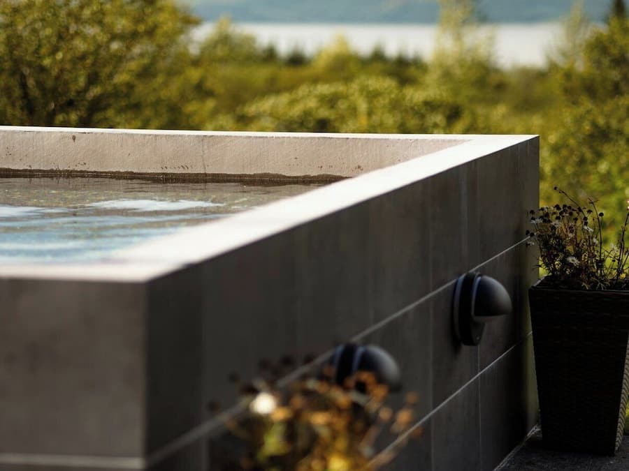 Private spa tub