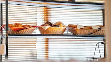 Free daily buffet breakfast
