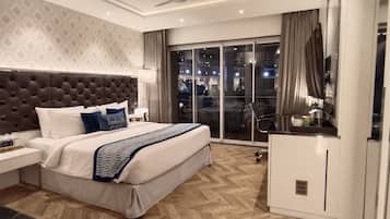 Hazel Suite | 1 多间卧室、高档床上用品、迷你吧、客房内保险箱