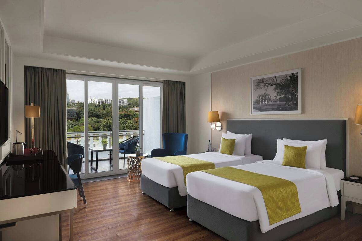 Premium Room, 2 Twin Beds, City View | 1 bedroom, premium bedding, minibar, in-room safe