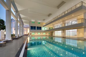 室外游泳池