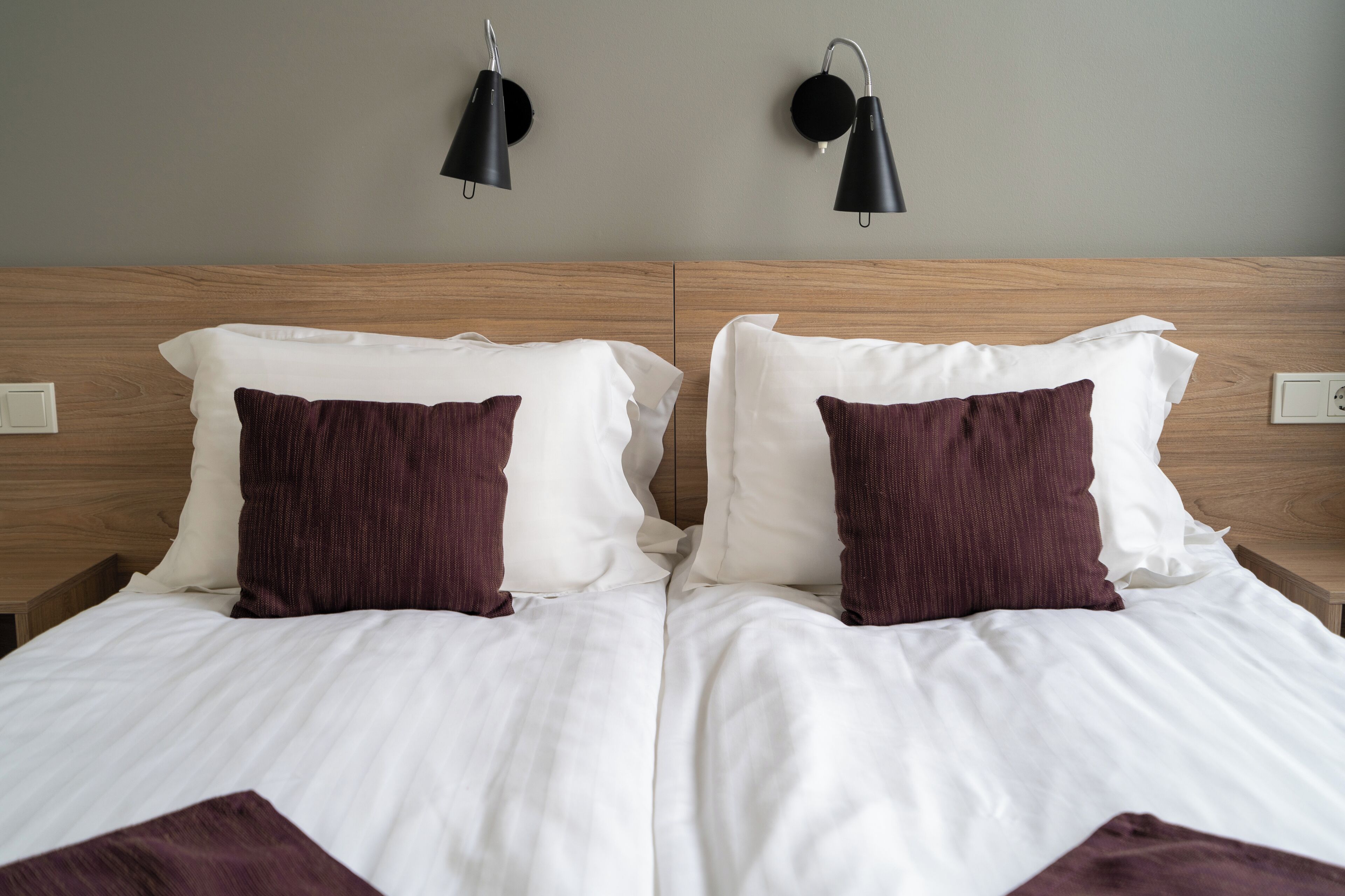 Standaard tweepersoonskamer | Een bureau, verduisterende gordijnen, geluiddichte muren