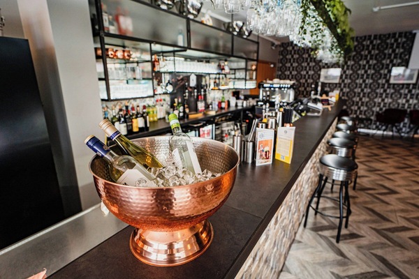 Bar (en la propiedad)