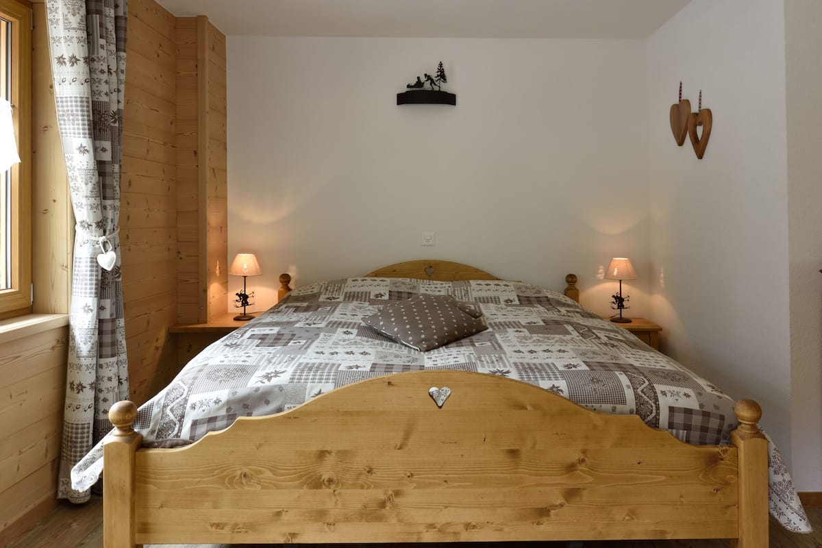 Kamar Double Deluks, balkon | Seprai premium, brankas, meja kerja, dan tempat tidur bayi gratis