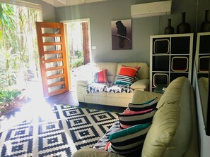 Superior-Ferienhaus, 3 Schlafzimmer, Whirlpool, Gartenblick | Wohnbereich