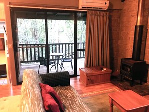 Living area - Ecostudio Fellini (Mudgeeraba)