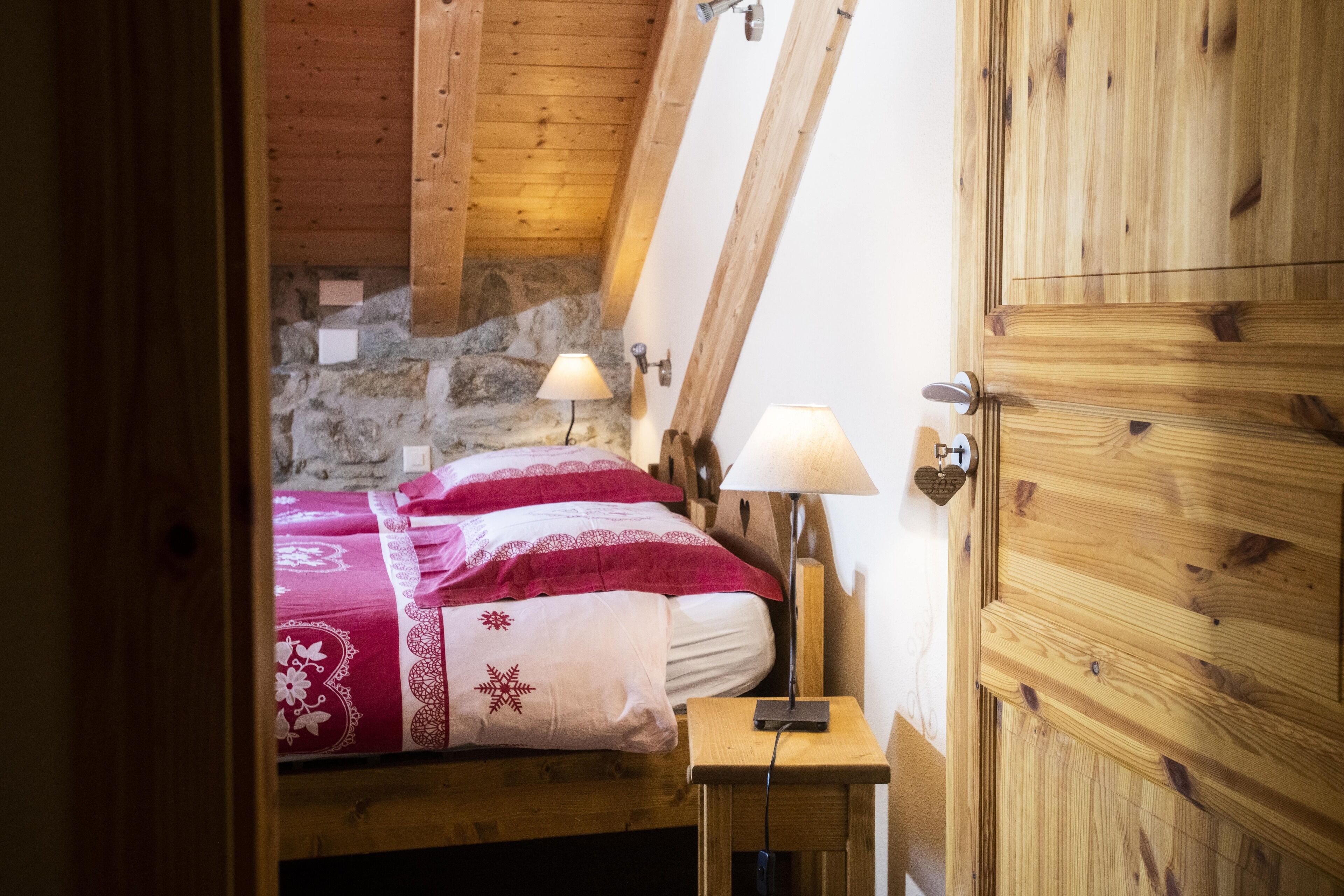 superior double room, private bathroom, mountain view | 1 bedroom, in-room safe, free wifi, bed sheets