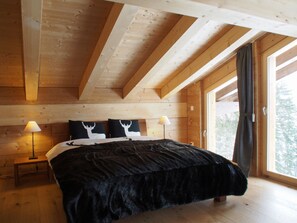 Apartment, 3 Bedrooms, Balcony, Annex Building | Minibar, in-room safe, desk, blackout drapes