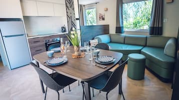Casa mobile Luxury | Cucina privata | Frigorifero, microonde, piano cottura, macchina per caffè espresso