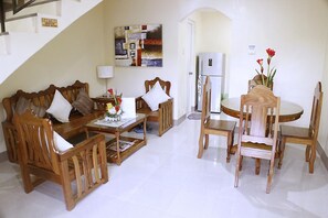 Apartment, 1 Bedroom | Living area