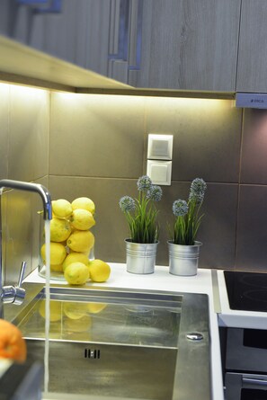 私人厨房 | 冰箱、微波炉、烤箱、炉灶