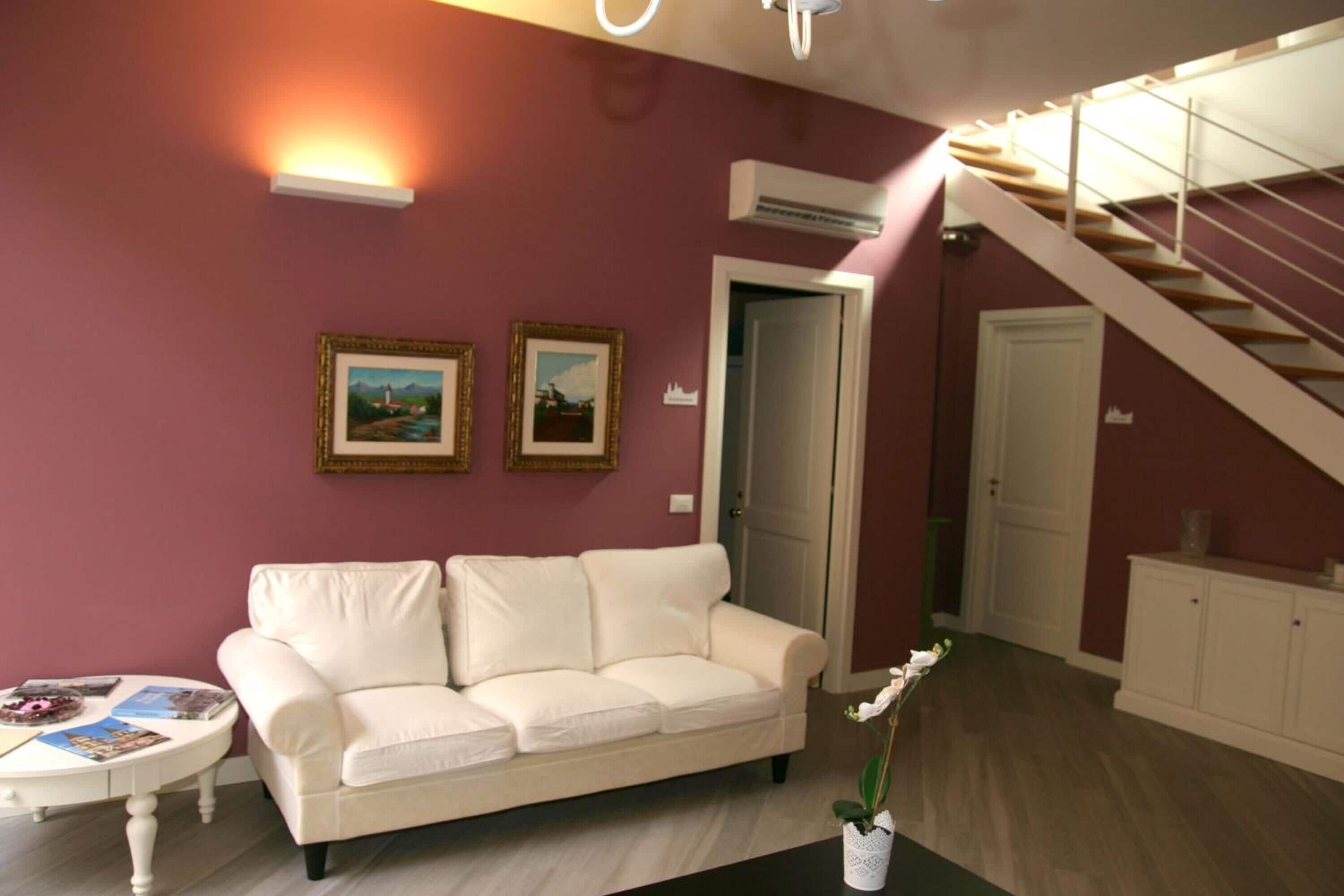 Una televisión de pantalla plana