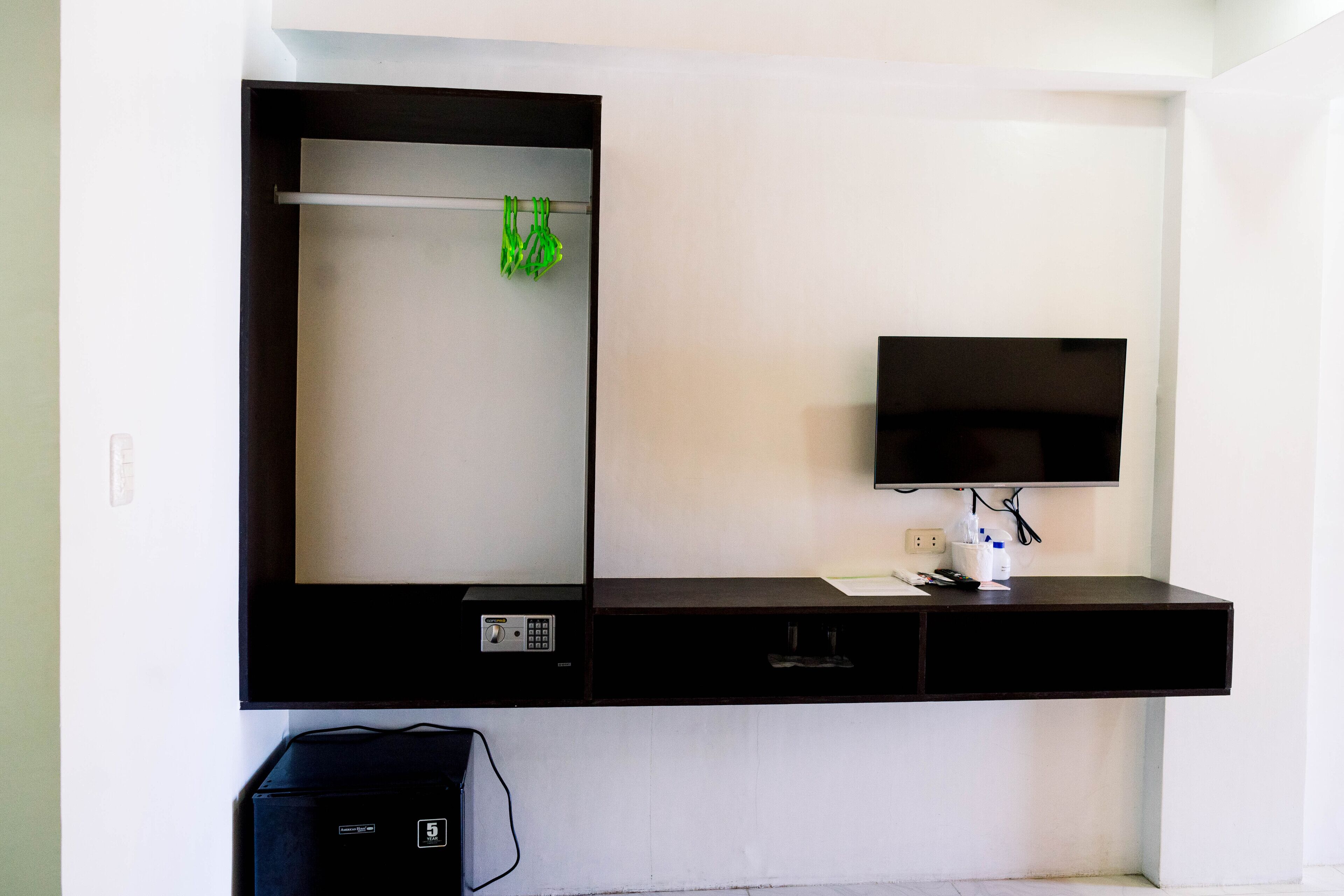 1 bedroom, in-room safe, iron/ironing board, free wifi