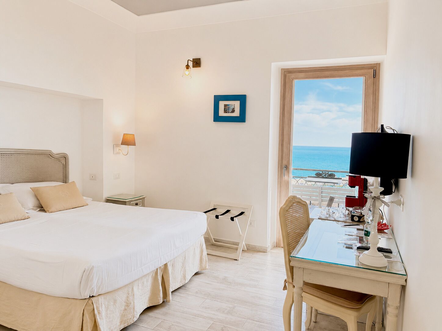 Deluxe-Doppelzimmer, 1 Schlafzimmer, Balkon, Meerblick | Hochwertige Bettwaren, Daunenbettdecken, Minibar, Zimmersafe