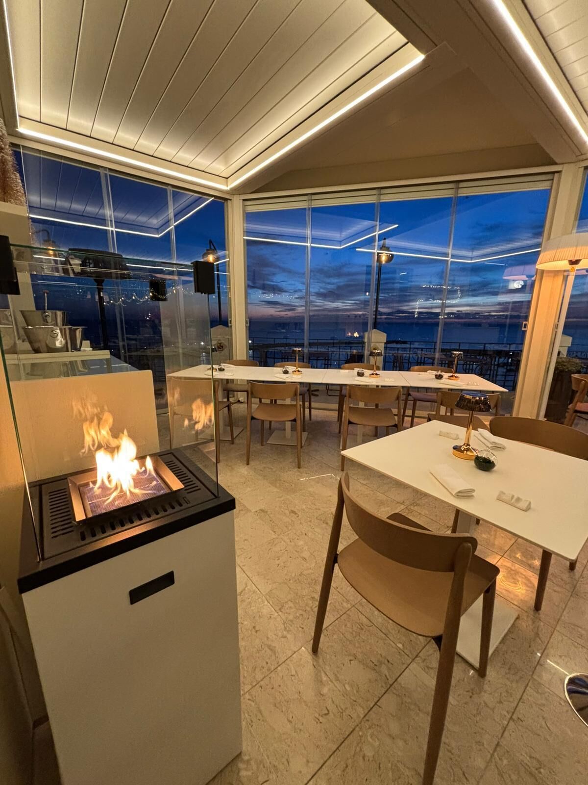 Mediterranean cuisine, sea views 