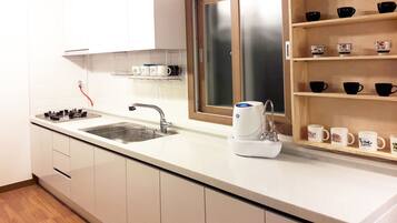 ๋์ฅ๊ณ , ์ ์๋ ์ธ์ง