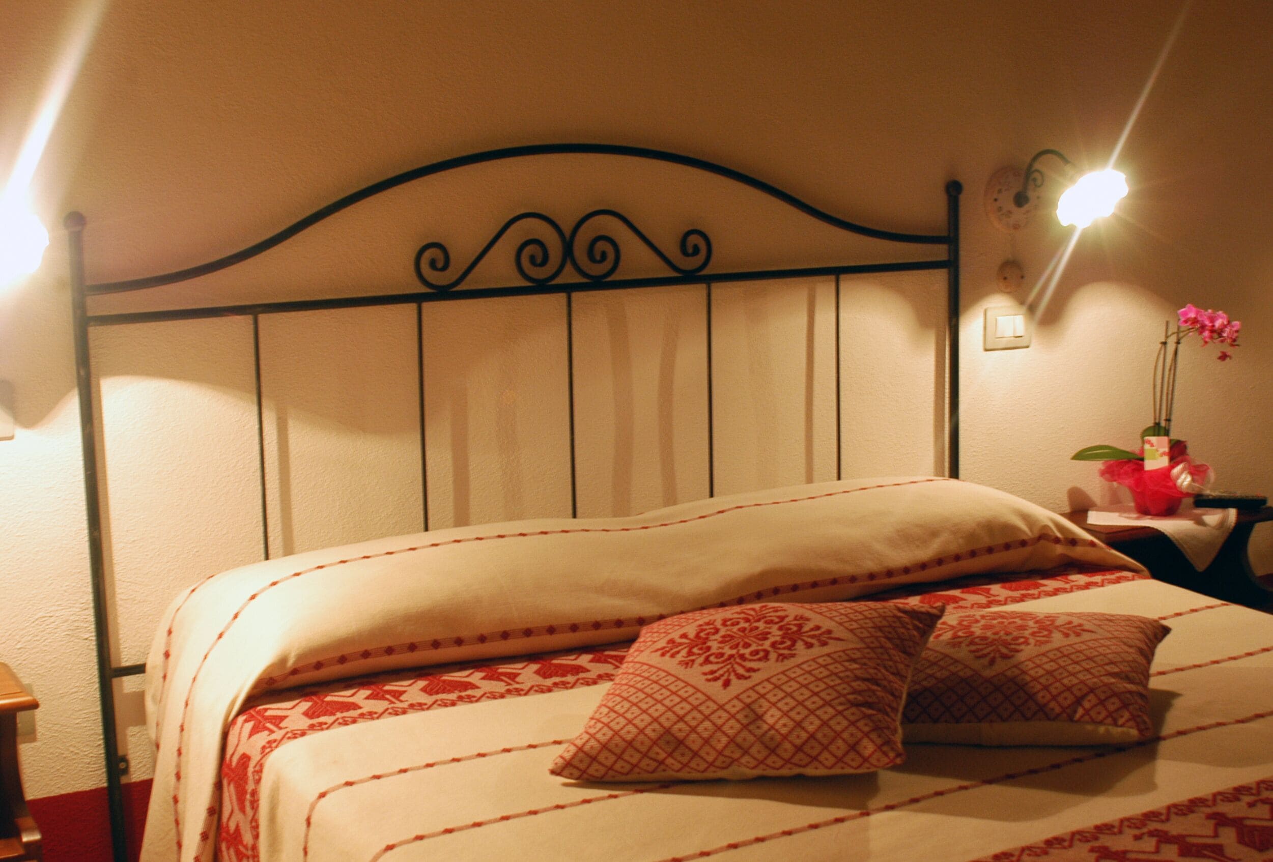 Standard dubbelrum eller tvåbäddsrum | Sängtillbehör av högsta kvalitet, minibar och skrivbord