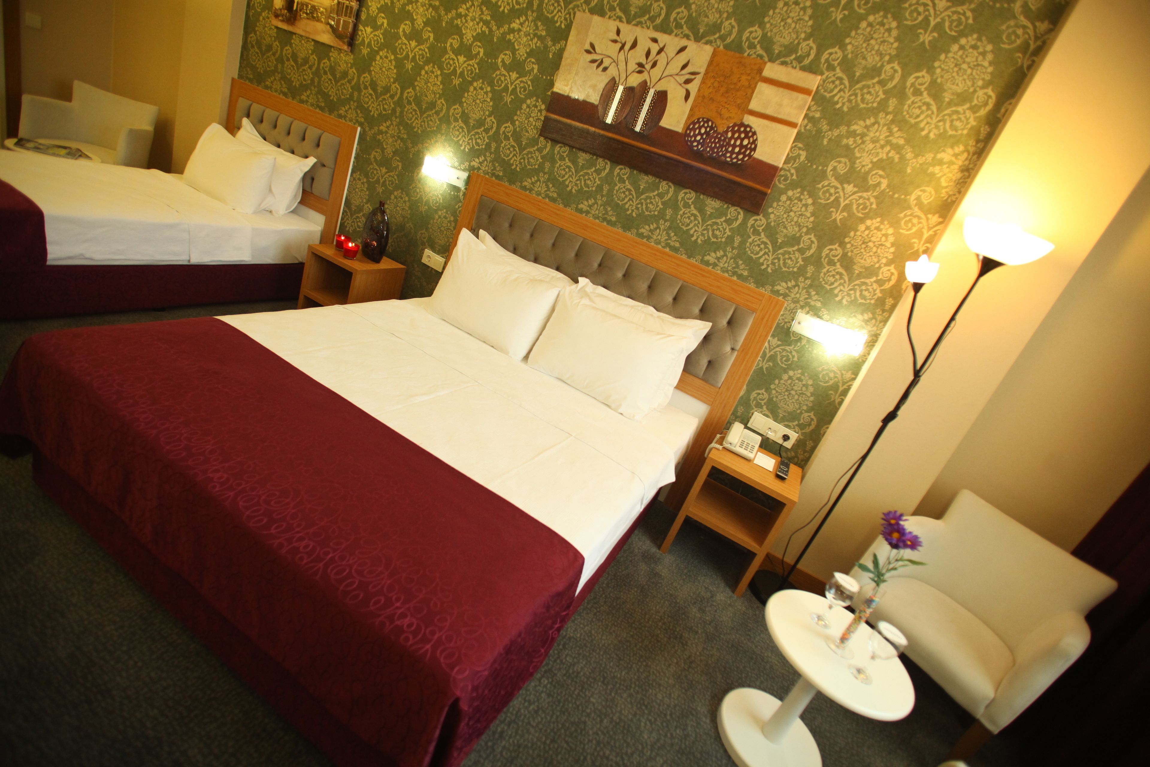 superior triple room | minibar, desk, soundproofing, iron/ironing board