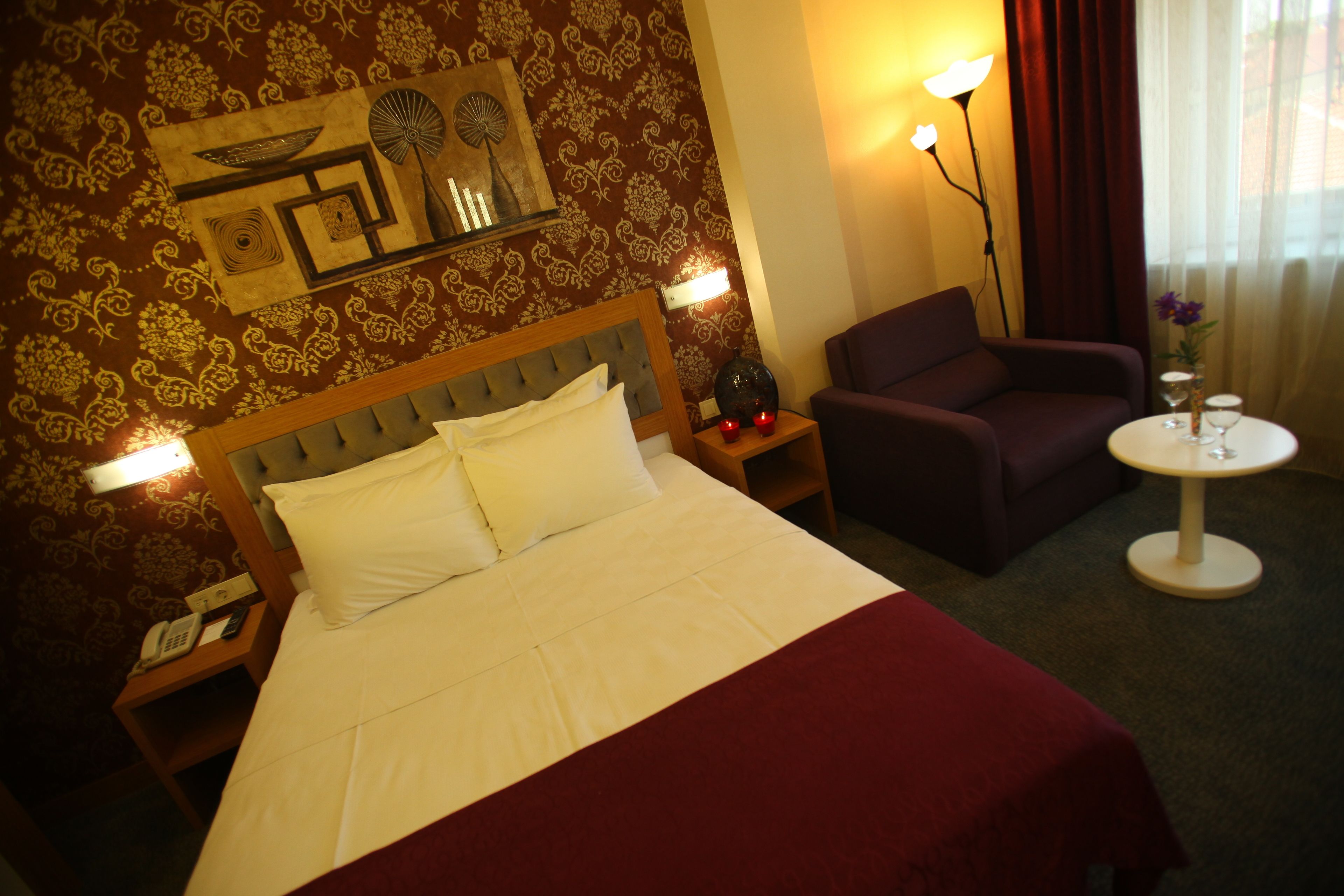 standard double room | minibar, desk, soundproofing, iron/ironing board