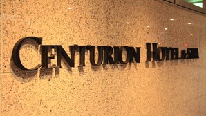 Señal para el Hotel Centurion.
