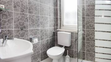 Shower, towels