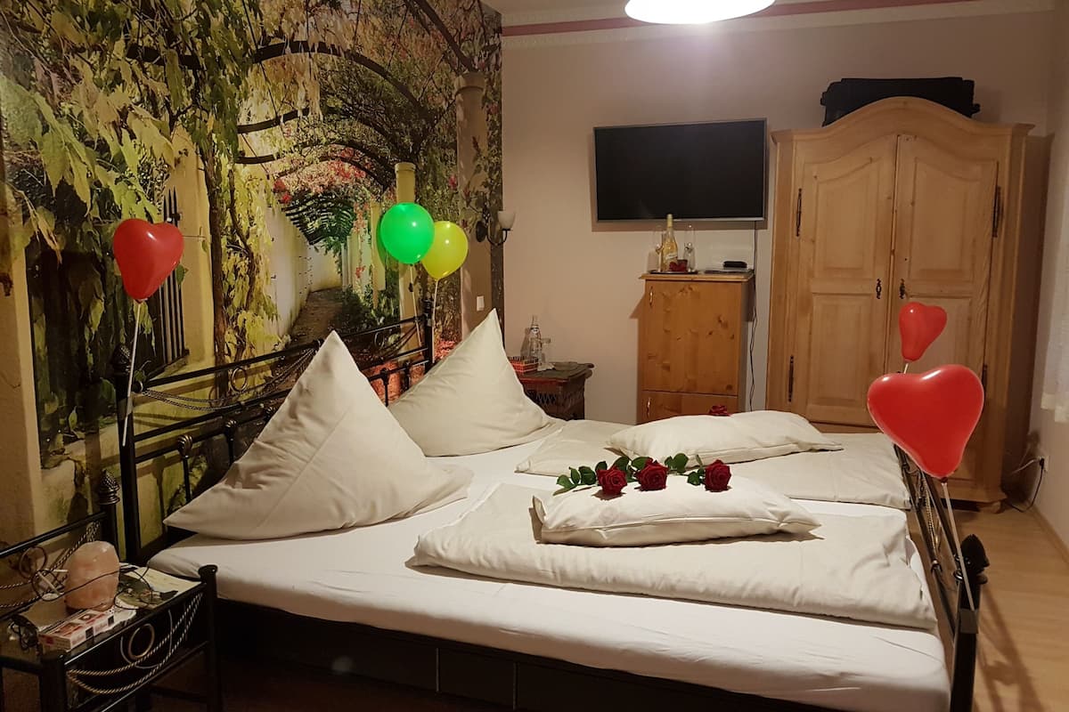 Habitación doble clásica | Minibar, caja de seguridad en la habitación y wifi gratis