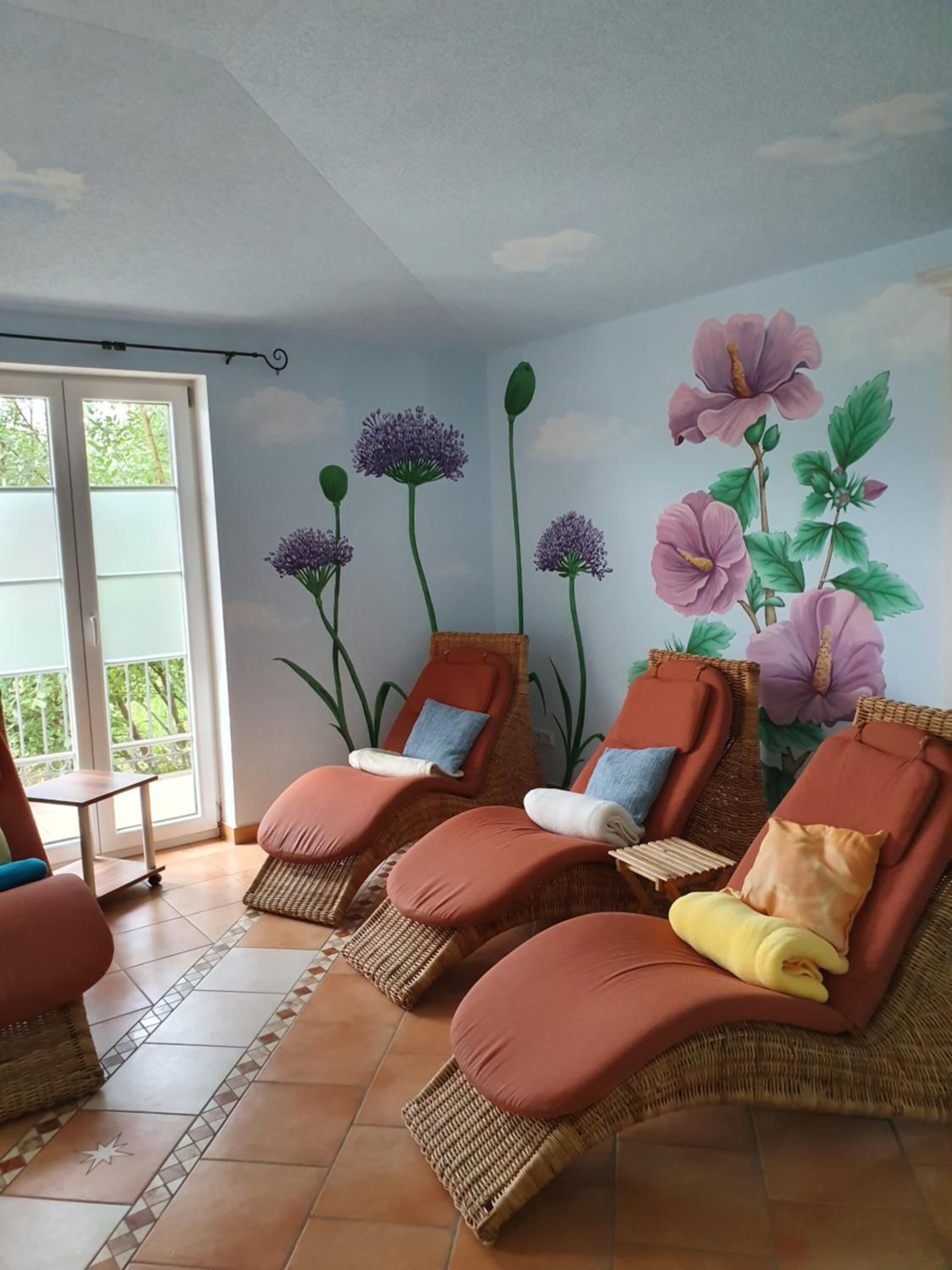 sauna, body treatments, body wraps, body scrubs, facials