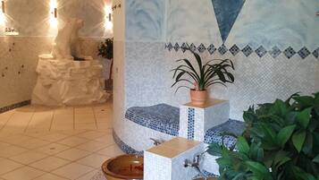 Sauna, trattamenti per il corpo, body wrap, scrub corpo