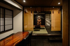 Hus (Comlete) | Oppholdsområde | Flatskjerm-TV