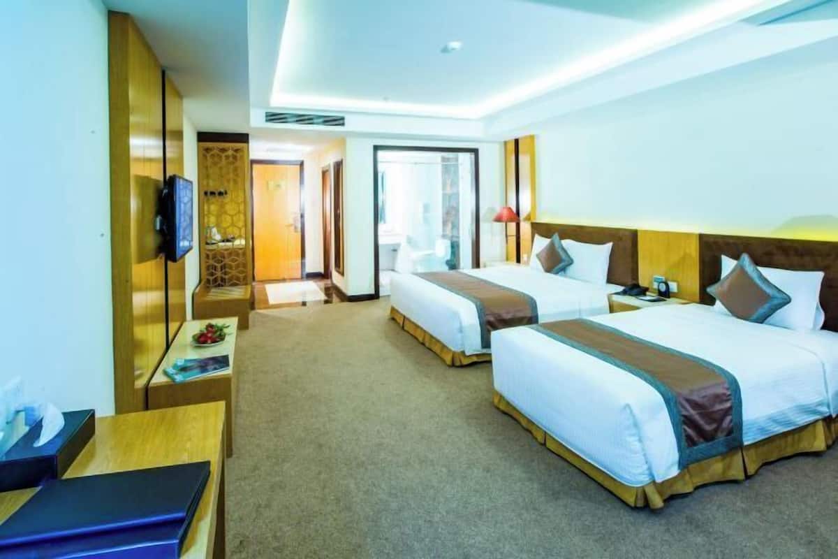 Minibar, in-room safe, desk, blackout curtains