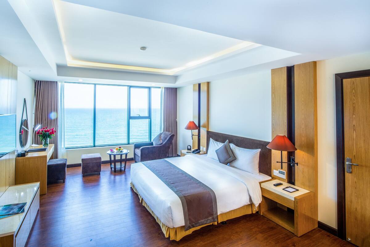Minibar, in-room safe, desk, blackout curtains