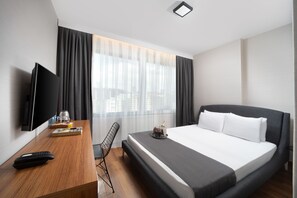 Deluxe Studio Suite, 2 Bedrooms | In-room safe, desk, blackout drapes, soundproofing - Nish Suite Atasehir (Istanbul)