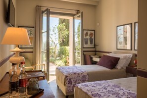 أغطية فراش متميزة وألحفة محشوة بالريش وأسرّة بطبقة علوية مريحة وميني بار