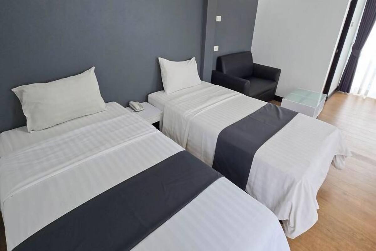 Ylelliset vuodevaatteet, minibaari, työpöytä, ilmainen Wi-Fi