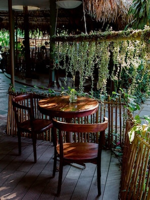 Breakfast, lunch and dinner served - An Villa Hoi An (Da Nang)