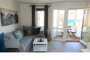 Business Apartment, 1 Bedroom | Living room