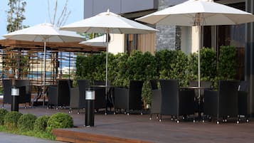Tempat makan outdoor