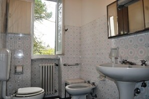 Villa, 5 Bedrooms (Il Giardino) | Bathroom