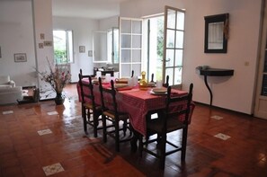 วิลล่า, 5 ห้องนอน (Il Giardino) | บริเวณนั่งเล่น | ทีวีจอแบน