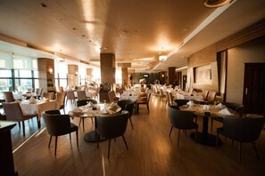 Breakfast served - Grand Hotel & Convention Center Karaman (Karaman)