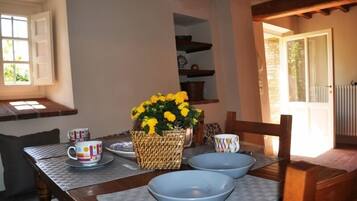 Vila, 4 quartos (il Forno) | Área de estar | TV de tela plana