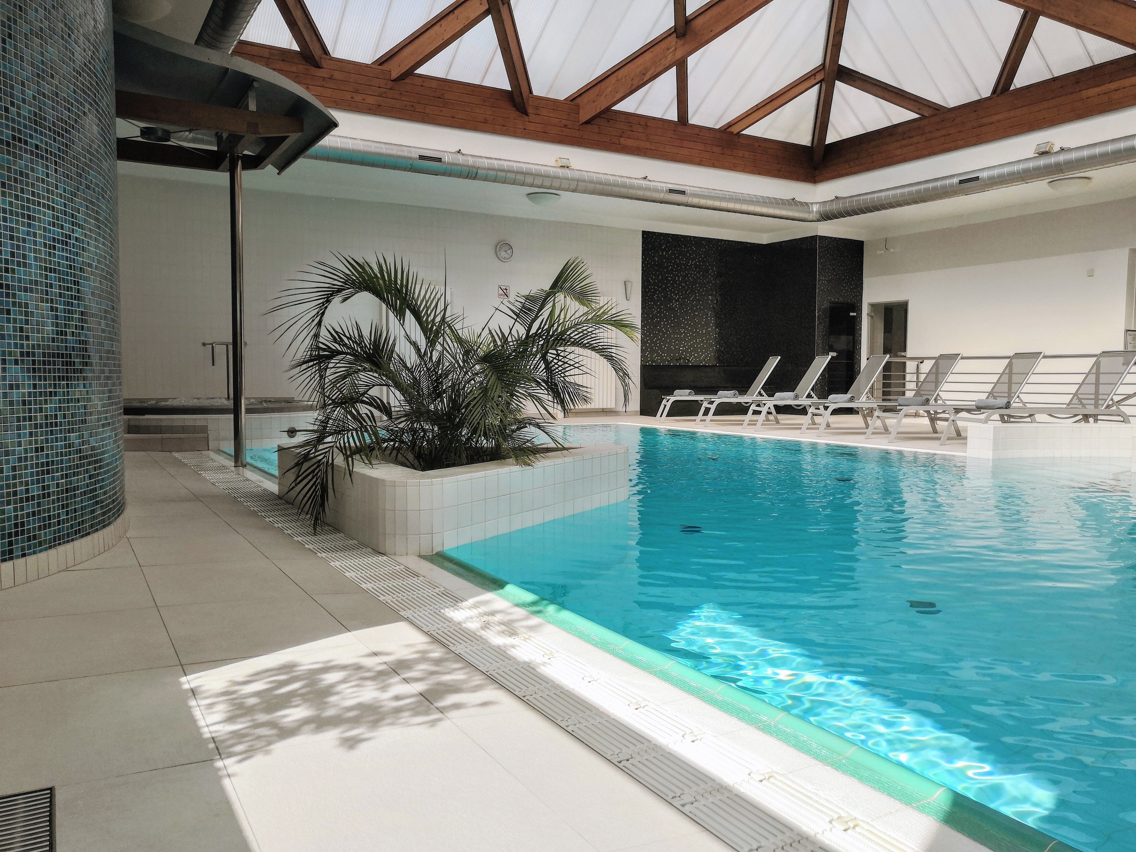 couples treatment room(s), body treatments, aromatherapy